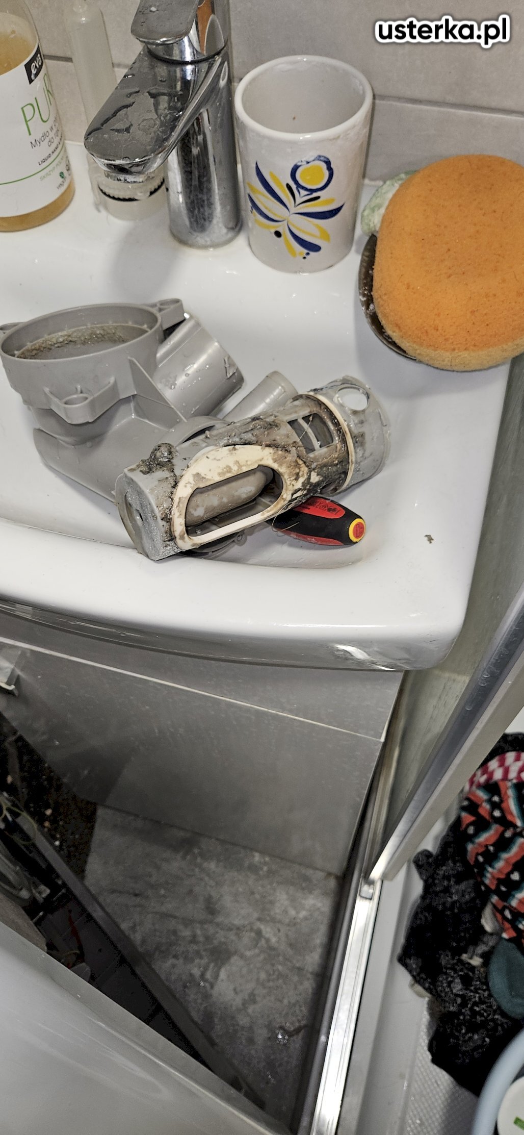 Przyczyną usterki był zapchany filtr.