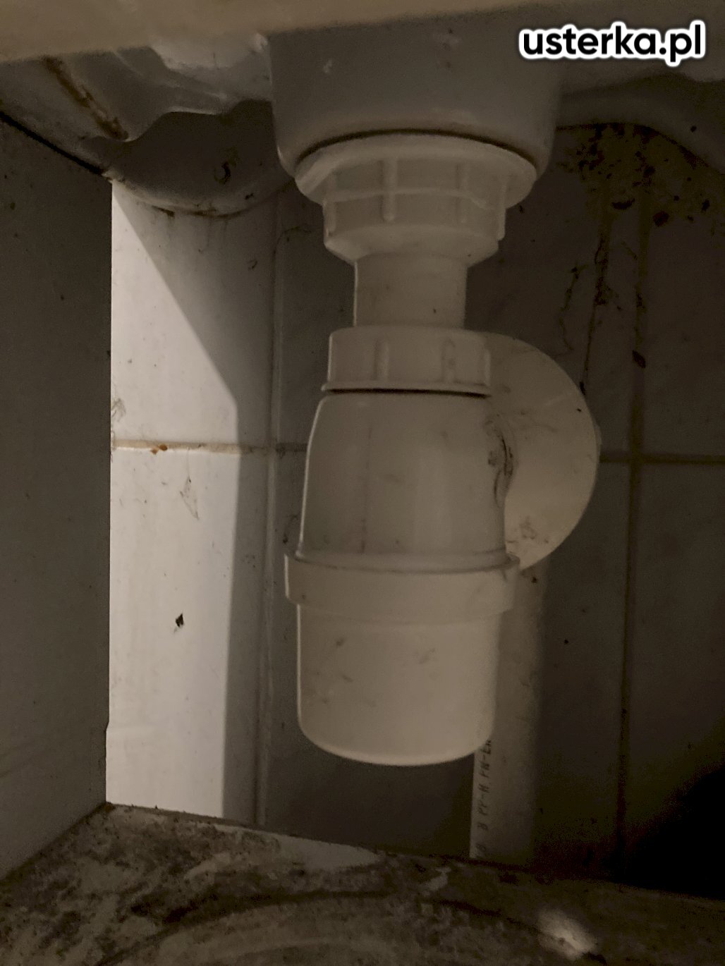 Udrożniono odpływ w umywalce. Odpływ w kabinie działa prawidłowo.