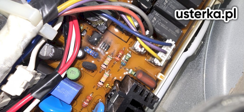 Stwierdzono uszkodzenie modułu sterującego.