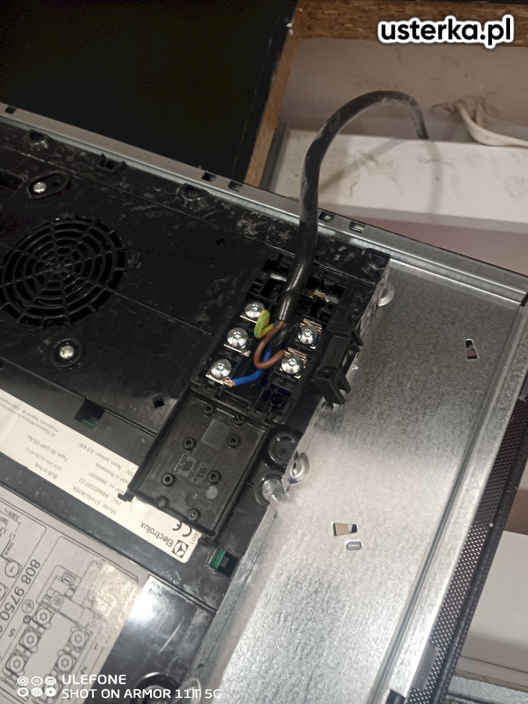 Wykonano poprawę połączenia płyty indukcyjnej.