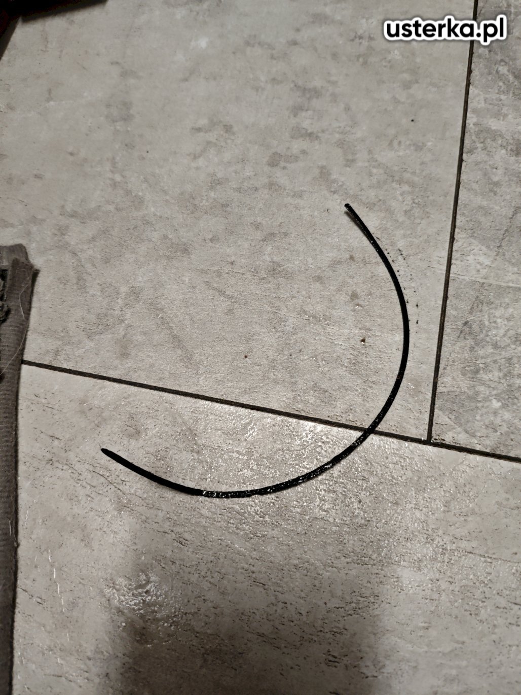 W pralce Electrolux wyczyszczono filtr, przywracając prawidłowe odprowadzanie wody.